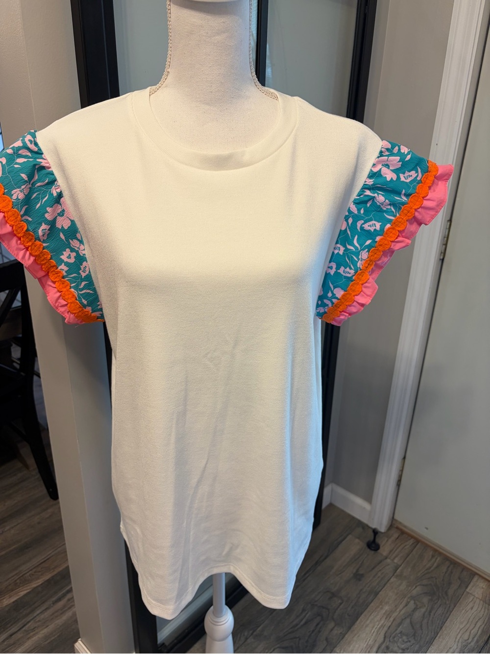 NWT…Boutique…Textured/Ribbed Shirt With Mixed Pattern Ruffle Sleeve Top…XL